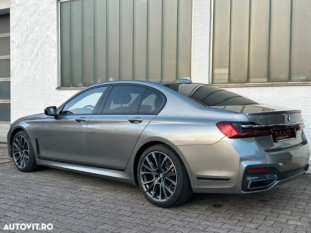 BMW Seria 7 750i xDrive - 12