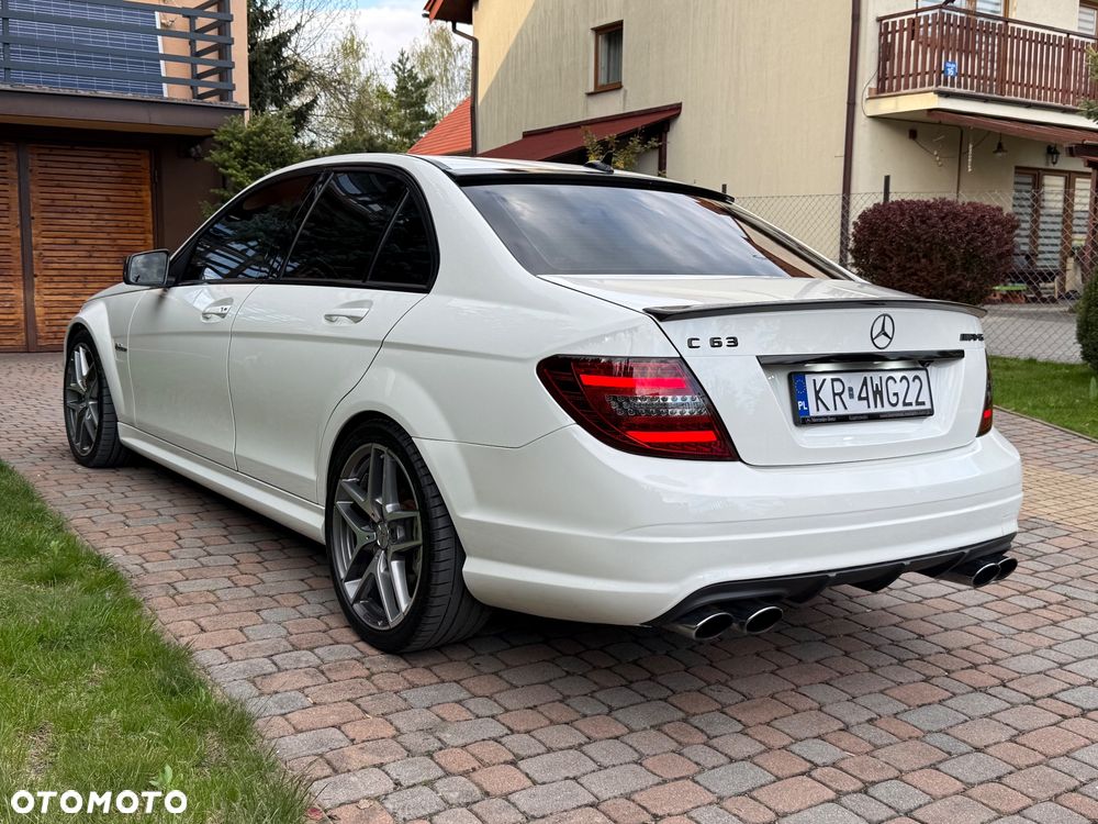 Mercedes-Benz Klasa C 63 AMG 7G-TRONIC - 3