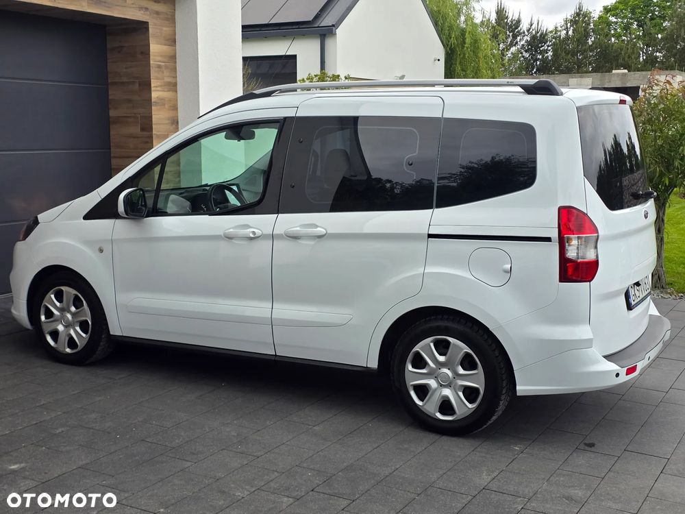 Ford Tourneo Courier 1.5 TDCi Titanium - 21