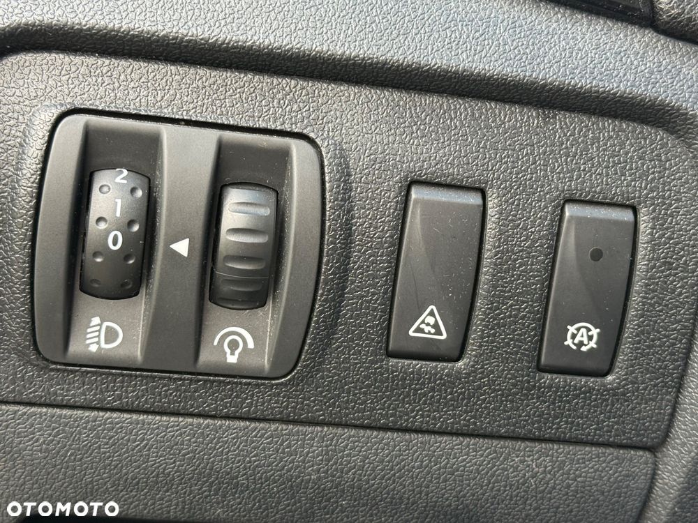 Renault Scenic 1.6 dCi Energy Privilege - 29