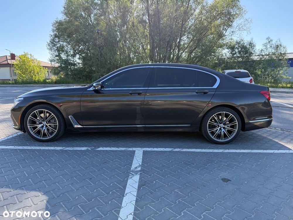 BMW Seria 7 750i xDrive Edition Exclusive - 11