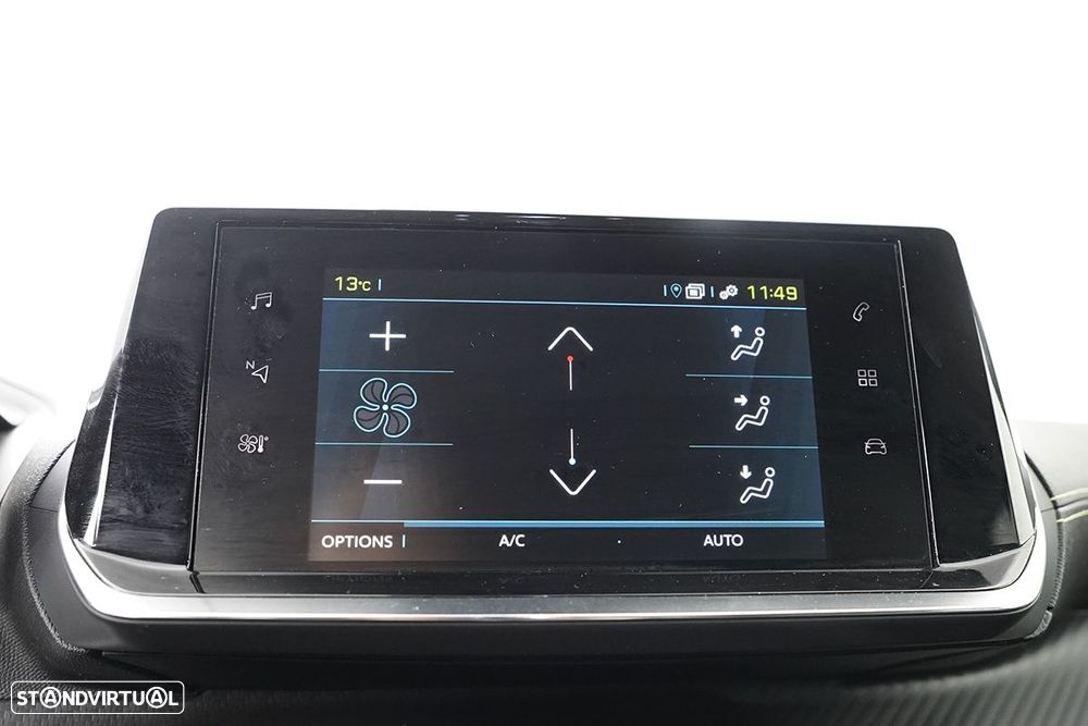 Peugeot e-2008 50 kWh GT - 11