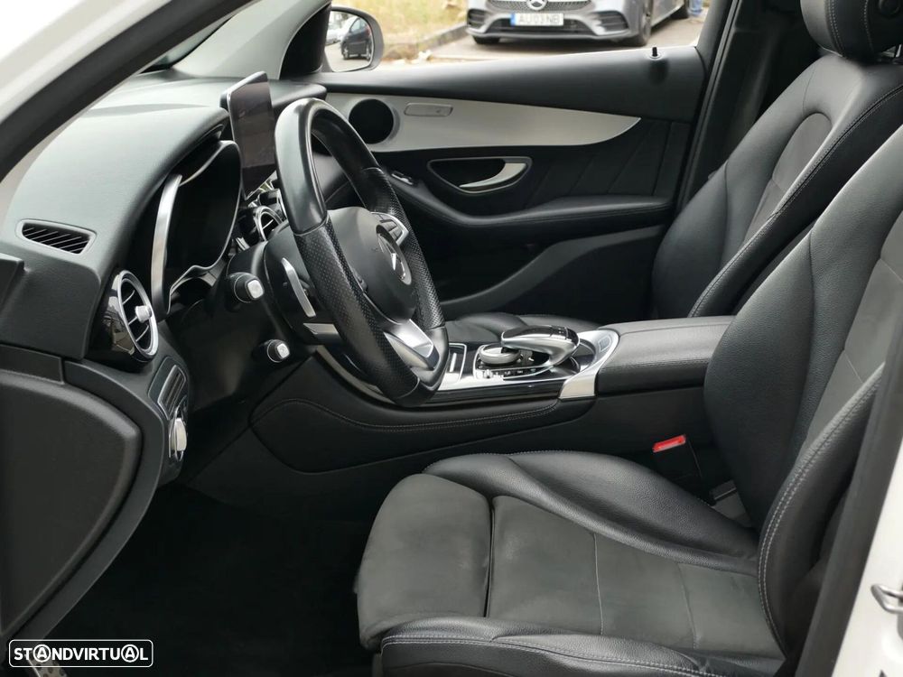 Mercedes-Benz GLC 220 d 4Matic 9G-TRONIC AMG Line - 31