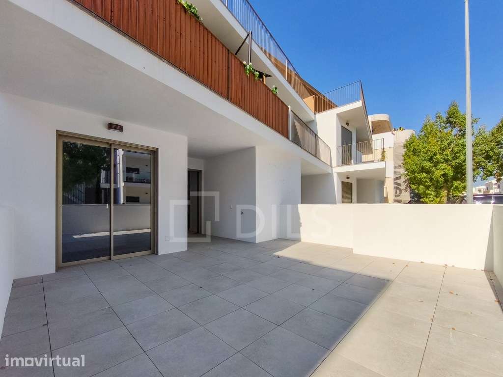 Apartamento T2 com terraço e garagem em Cabanas, Tavira - Grande imagem: 3/60