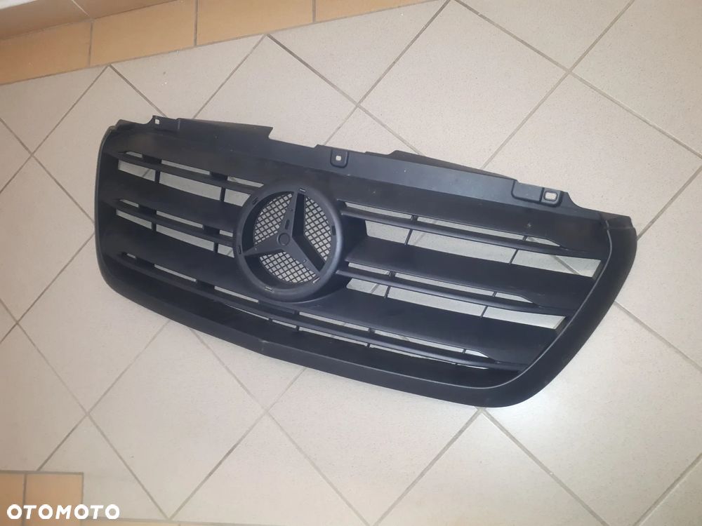 MERCEDES SPRINTER  907 910 ATRAPA  GRILL - 1
