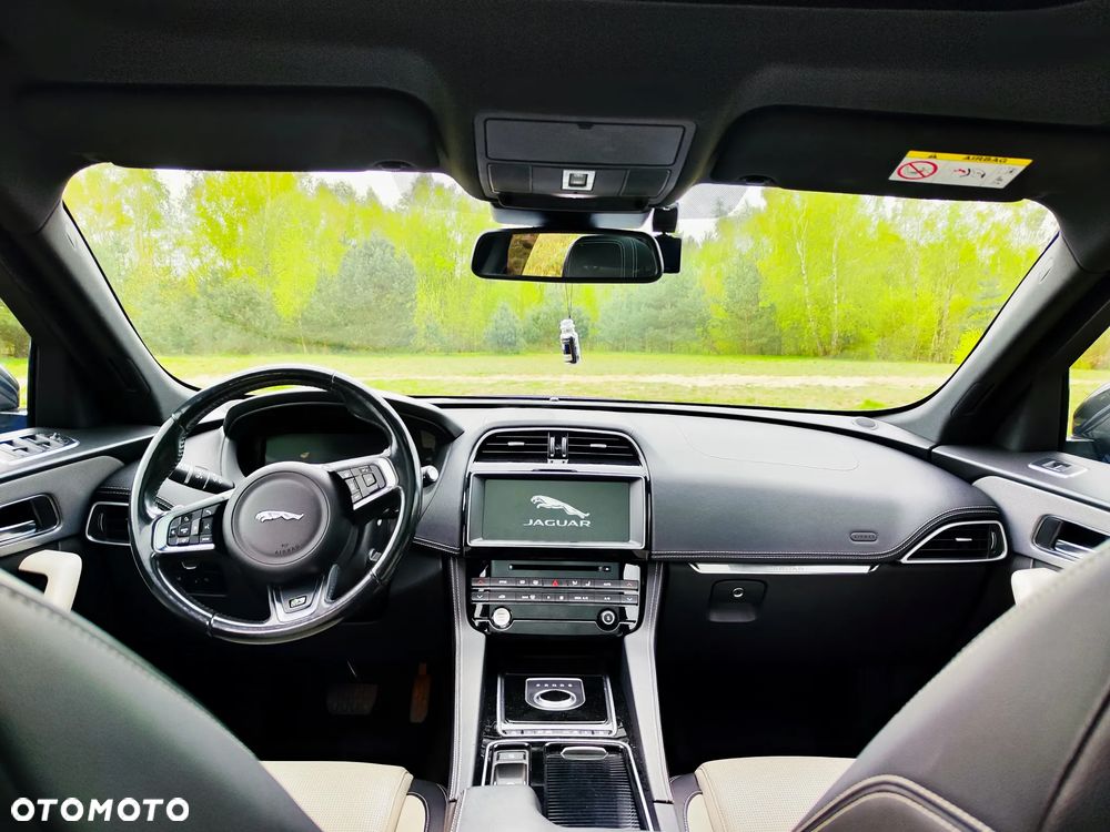 Jaguar F-Pace 2.0 i4D AWD R-Sport - 15