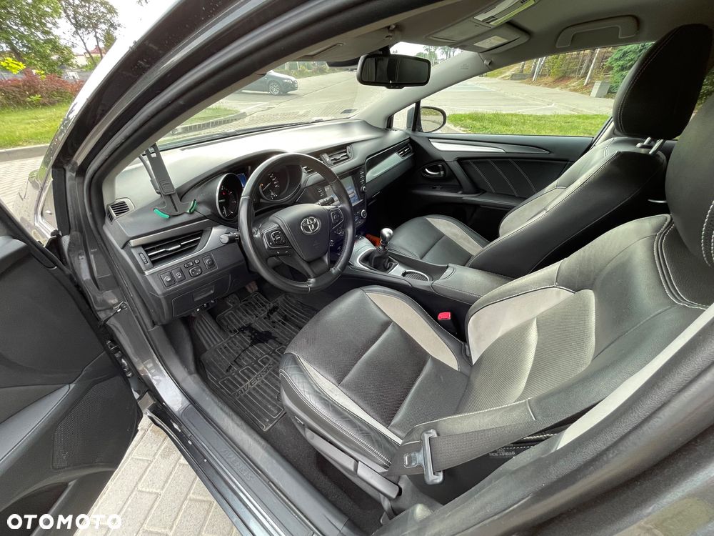 Toyota Avensis 2.0 D-4D Premium - 9