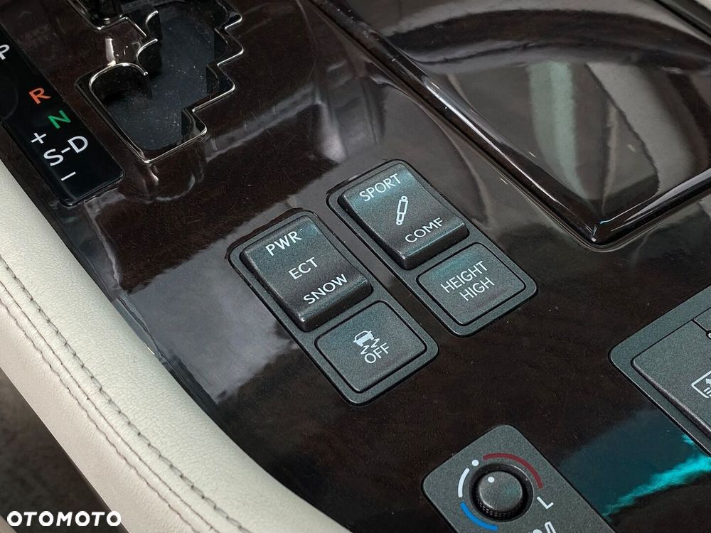 Lexus LS - 23