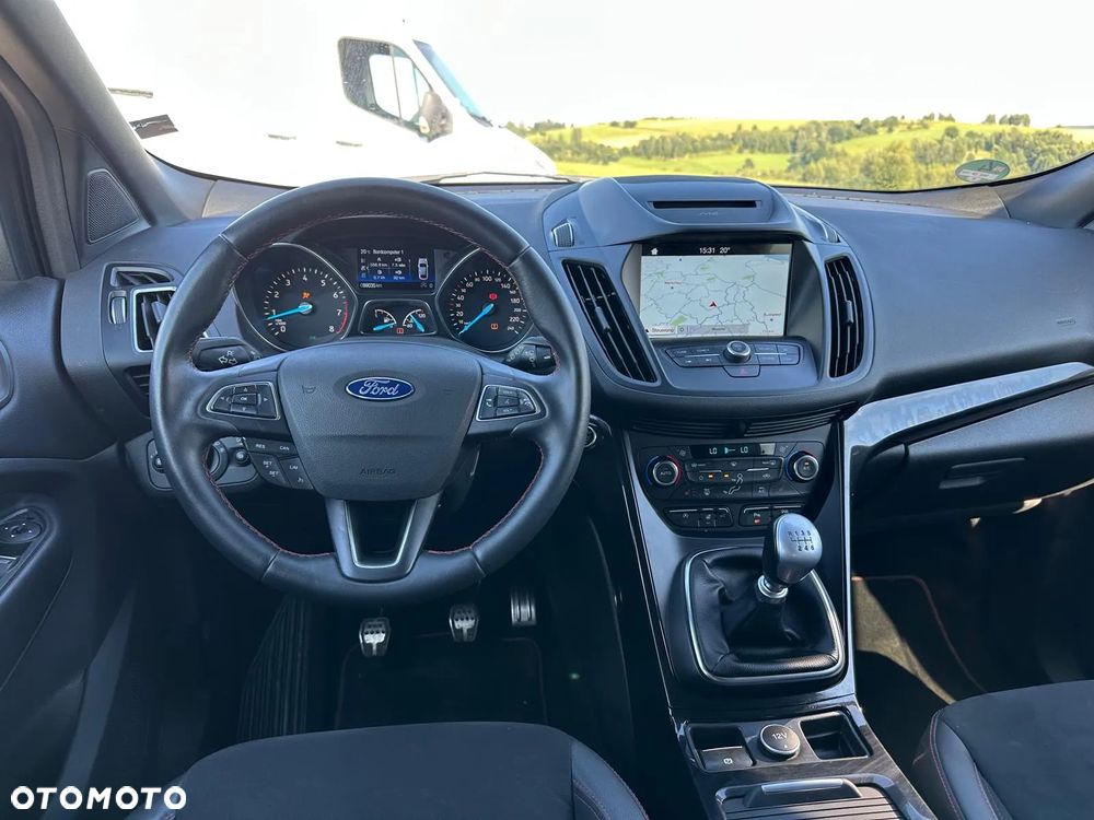 Ford Kuga 1.5 EcoBoost 2x4 ST-Line - 13