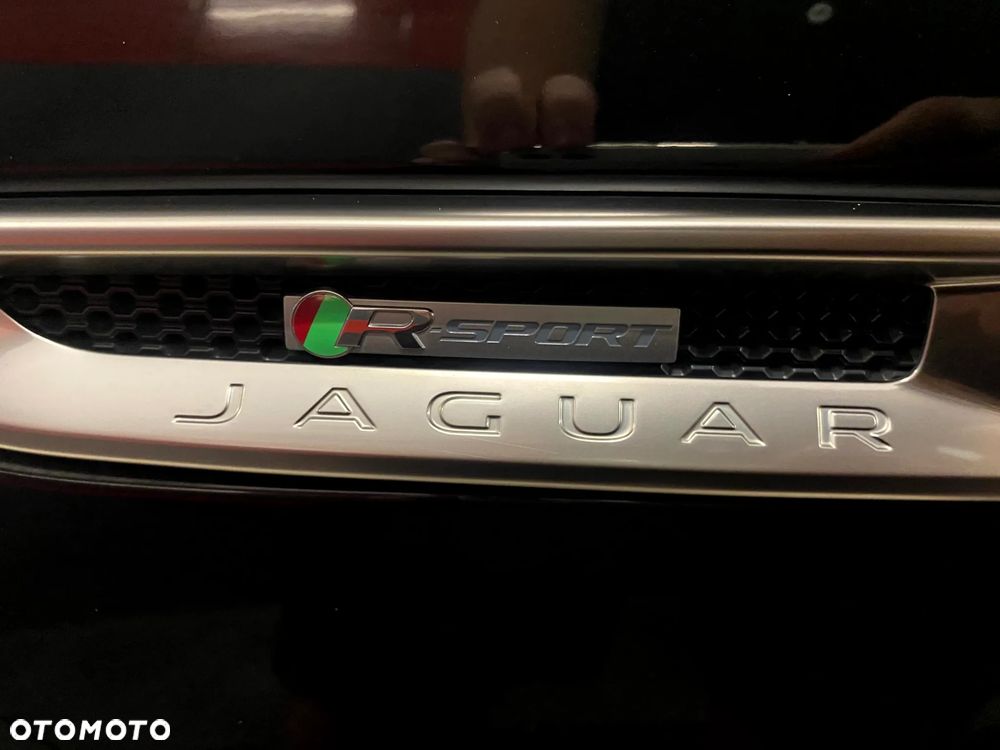 Jaguar F-Pace 20d AWD R-Sport - 16