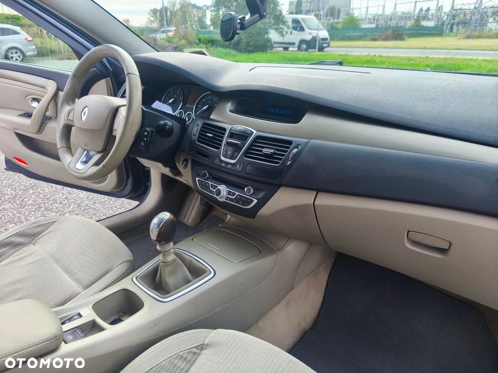 Renault Laguna 2.0 dCi Privilege - 9