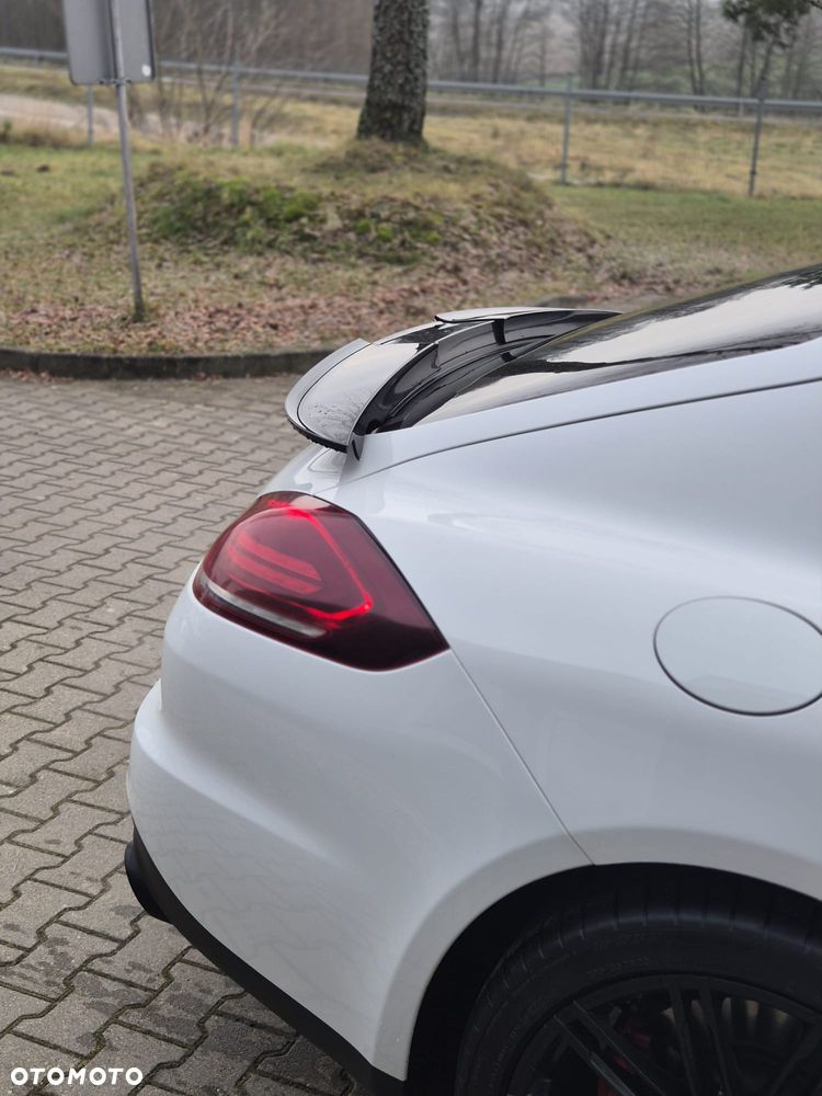 Porsche Panamera GTS PDK - 7