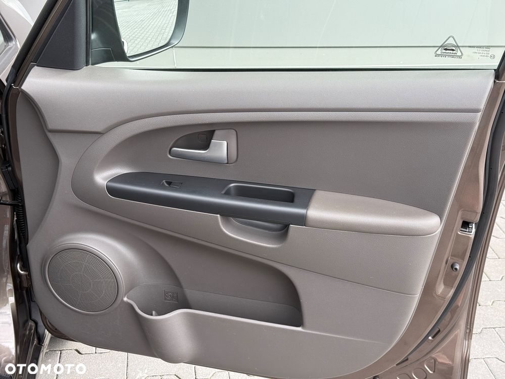 Kia Venga 1.6 CRDi 128 Fifa World Cup Edition - 29