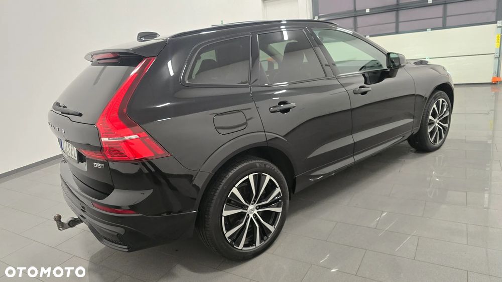 Volvo XC 60 B5 D AWD Ultimate Dark - 3