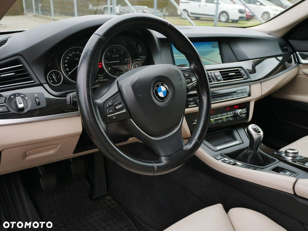 BMW Seria 5 520d Luxury Line - 17