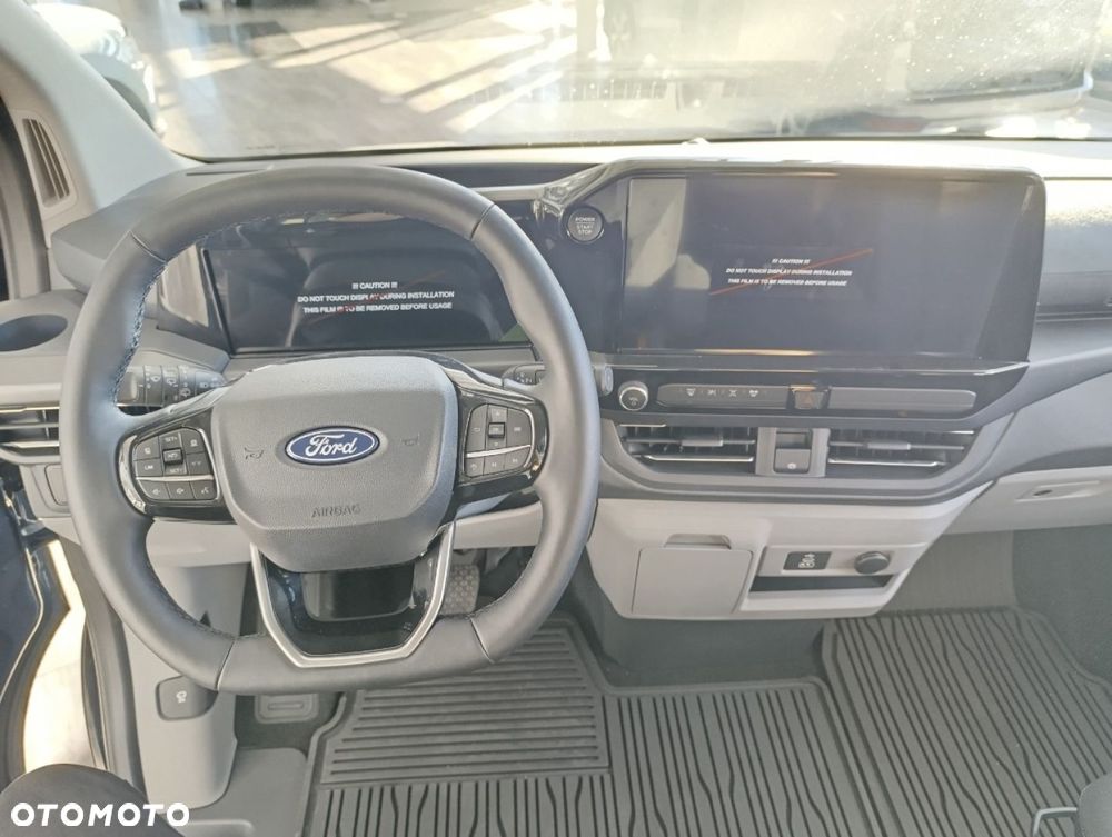 Ford Tourneo Custom - 15