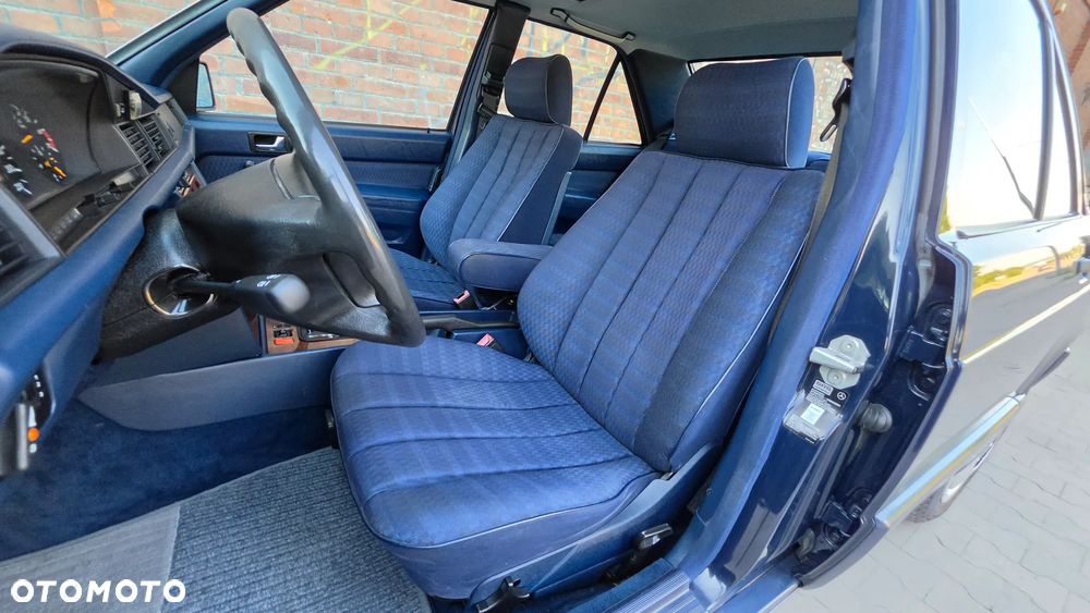 Mercedes-Benz W201 (190) - 8