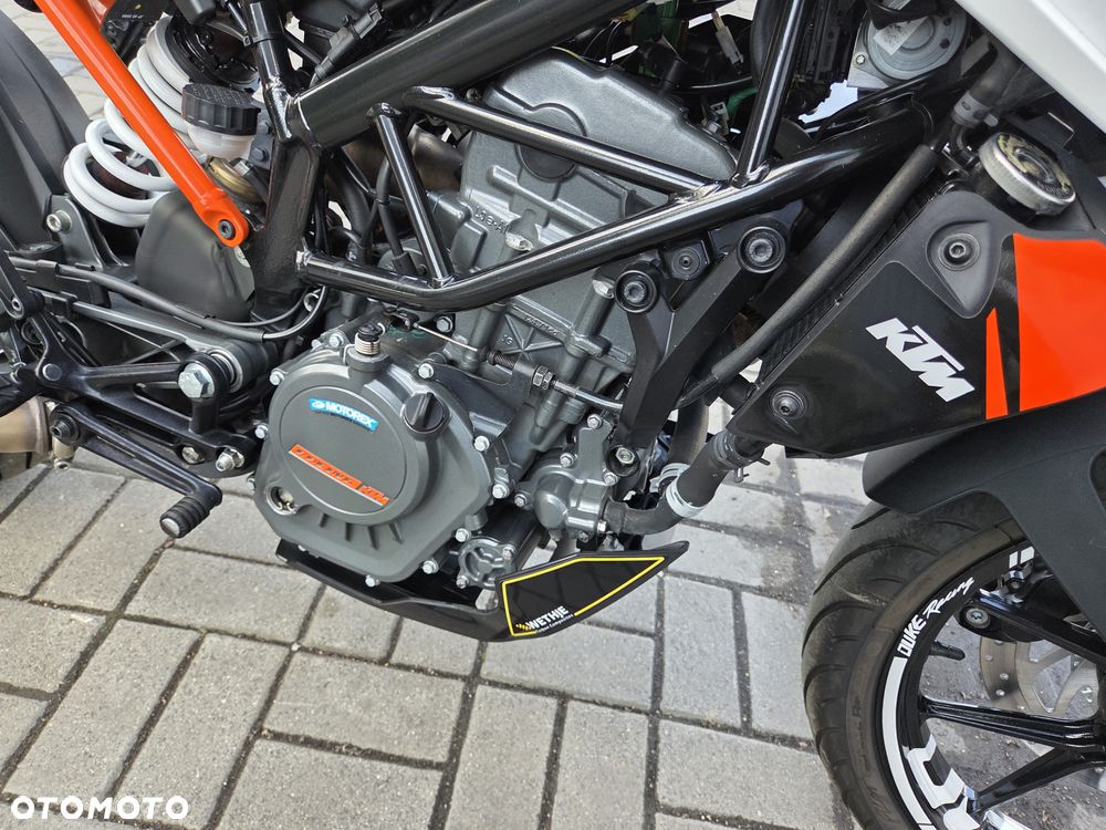 KTM Duke 125 - 19