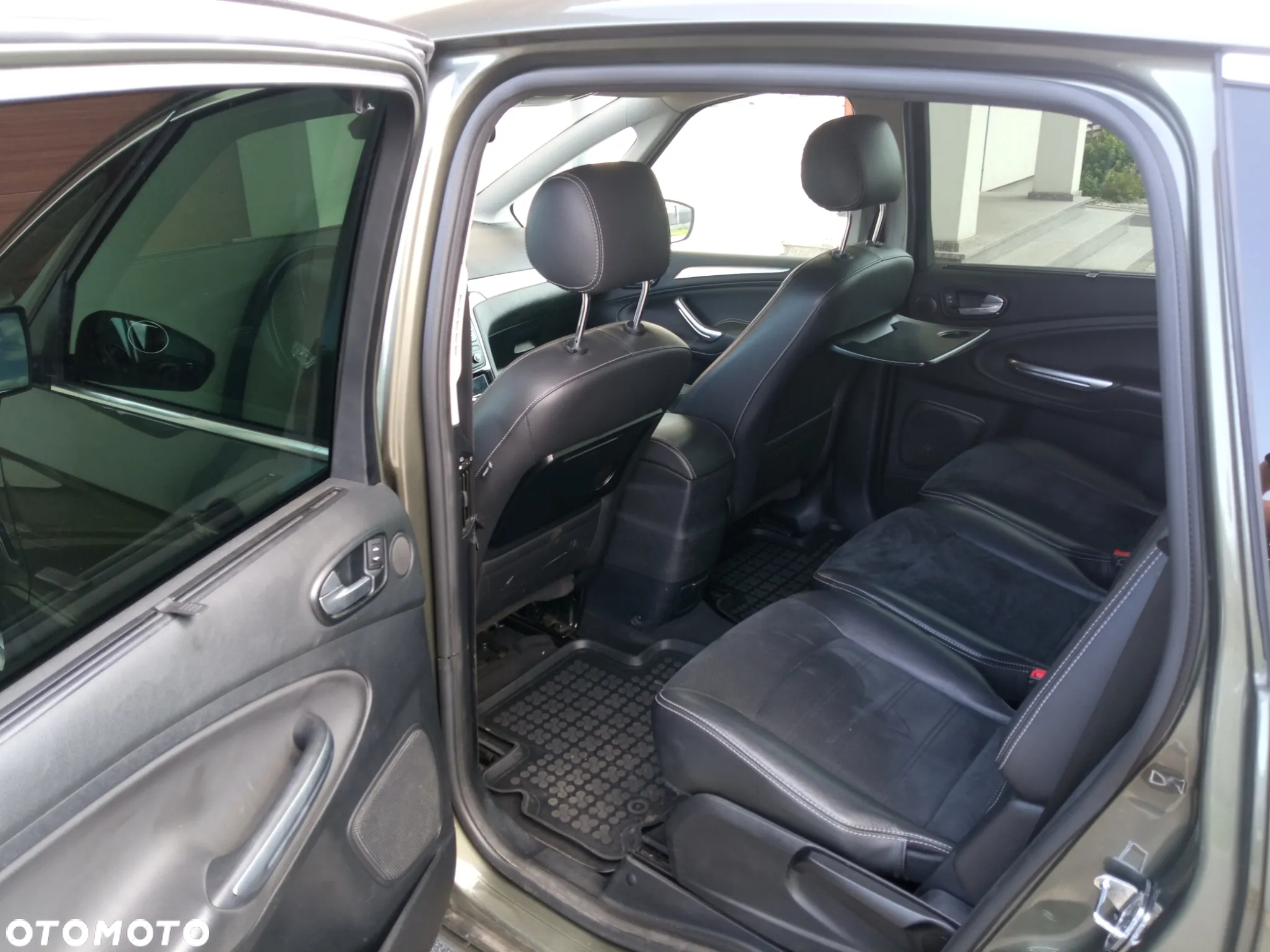 Ford S-Max - 10