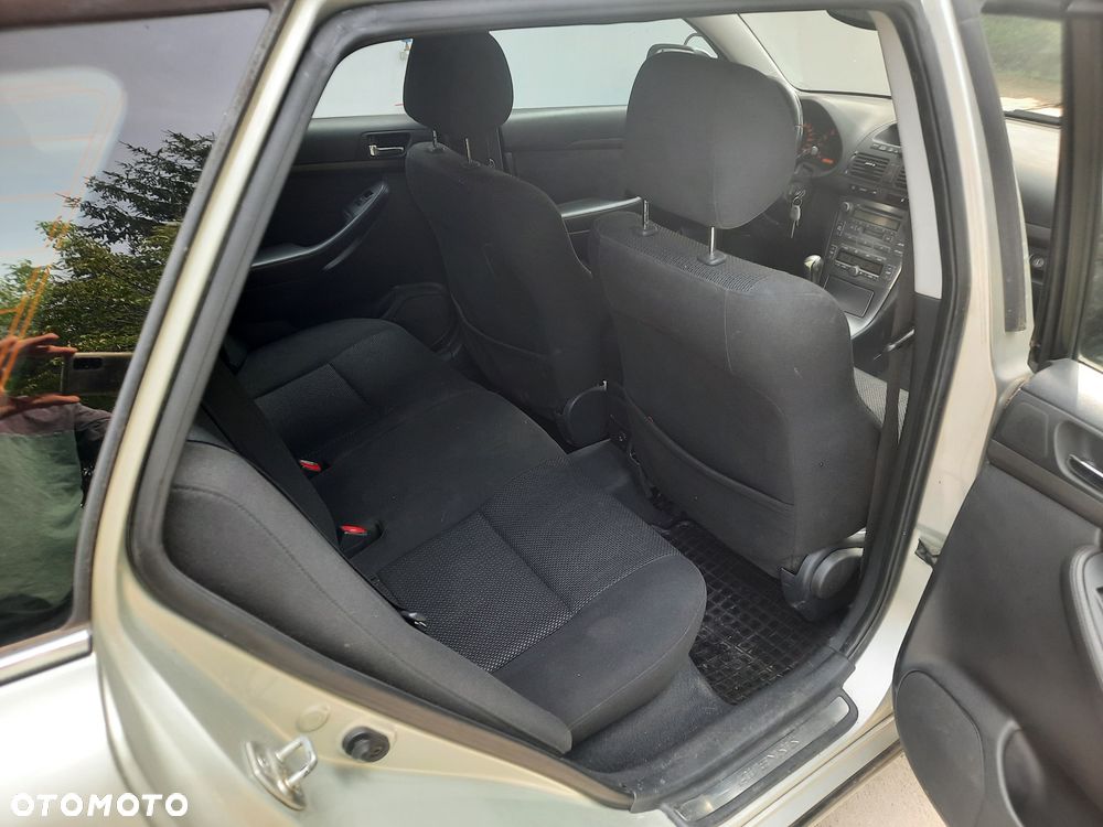 Toyota Avensis 1.8 VVT-i - 9