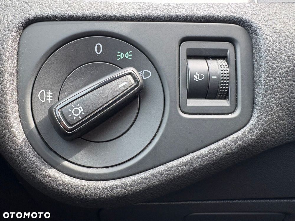Volkswagen Golf - 23