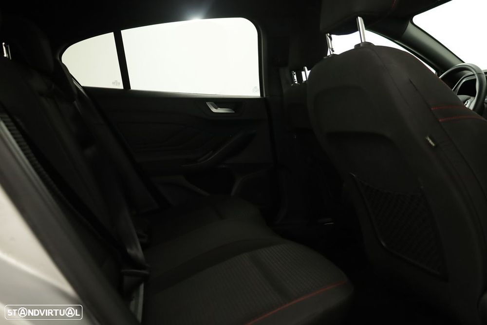 Ford Focus 1.0 EcoBoost MHEV ST-Line X - 22