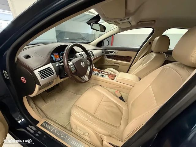 Jaguar XF 2.7 V6 Diesel Luxury - 7