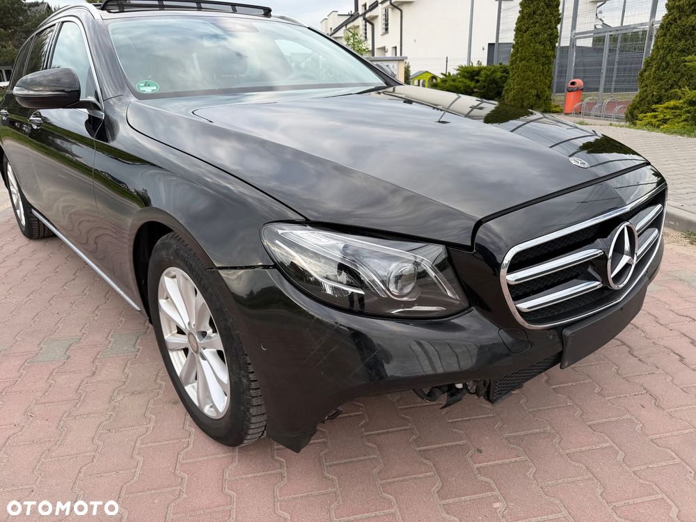 Mercedes-Benz Klasa E 220 d 4Matic 9G-TRONIC Avantgarde - 21