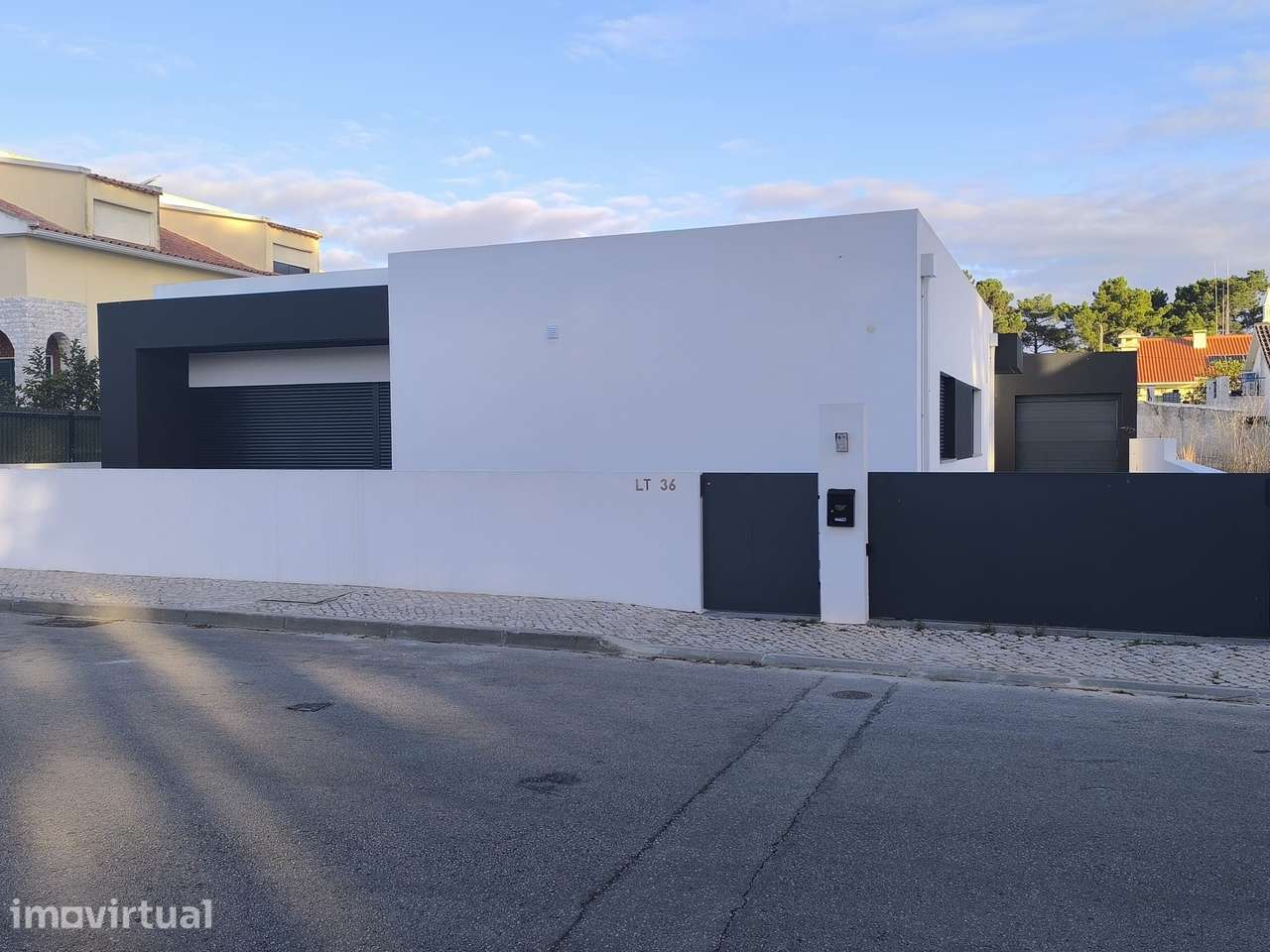 Moradia T3 Moderna com Piscina Quinta do Conde Sesimbra - Grande imagem: 2/16