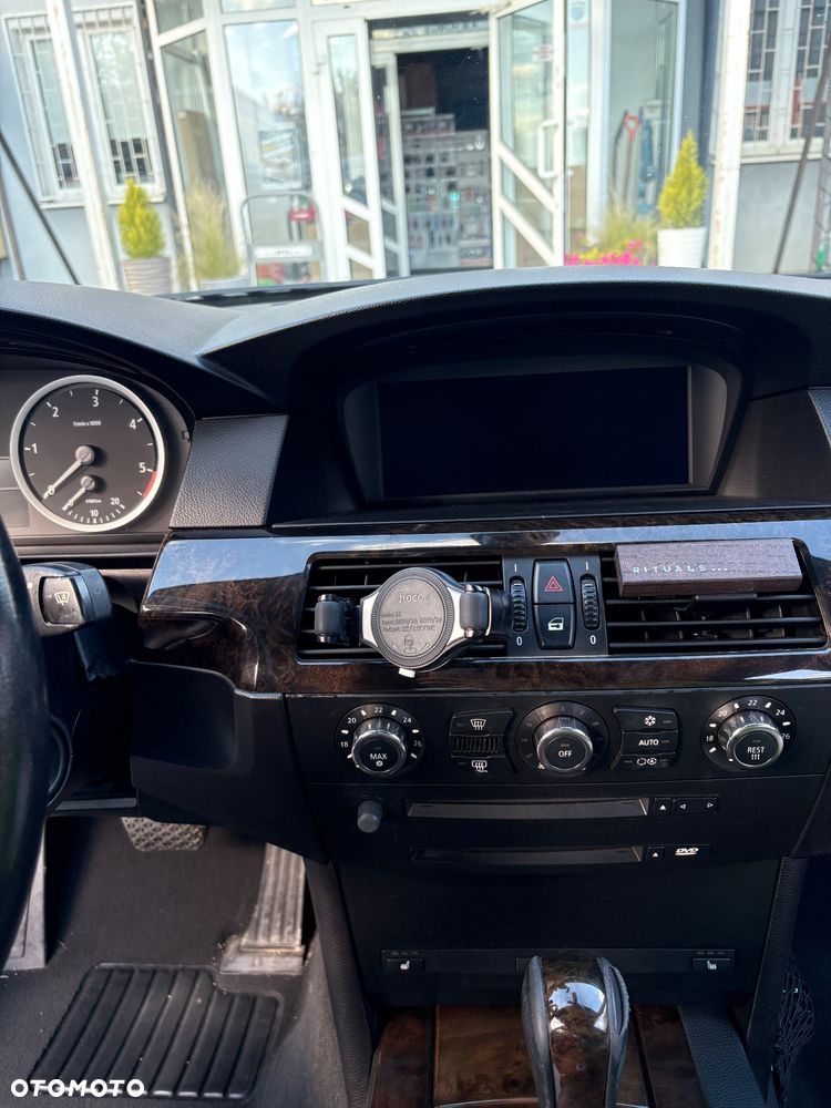 BMW Seria 5 525d - 18