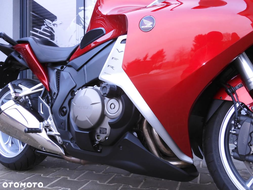 Honda VFR - 7