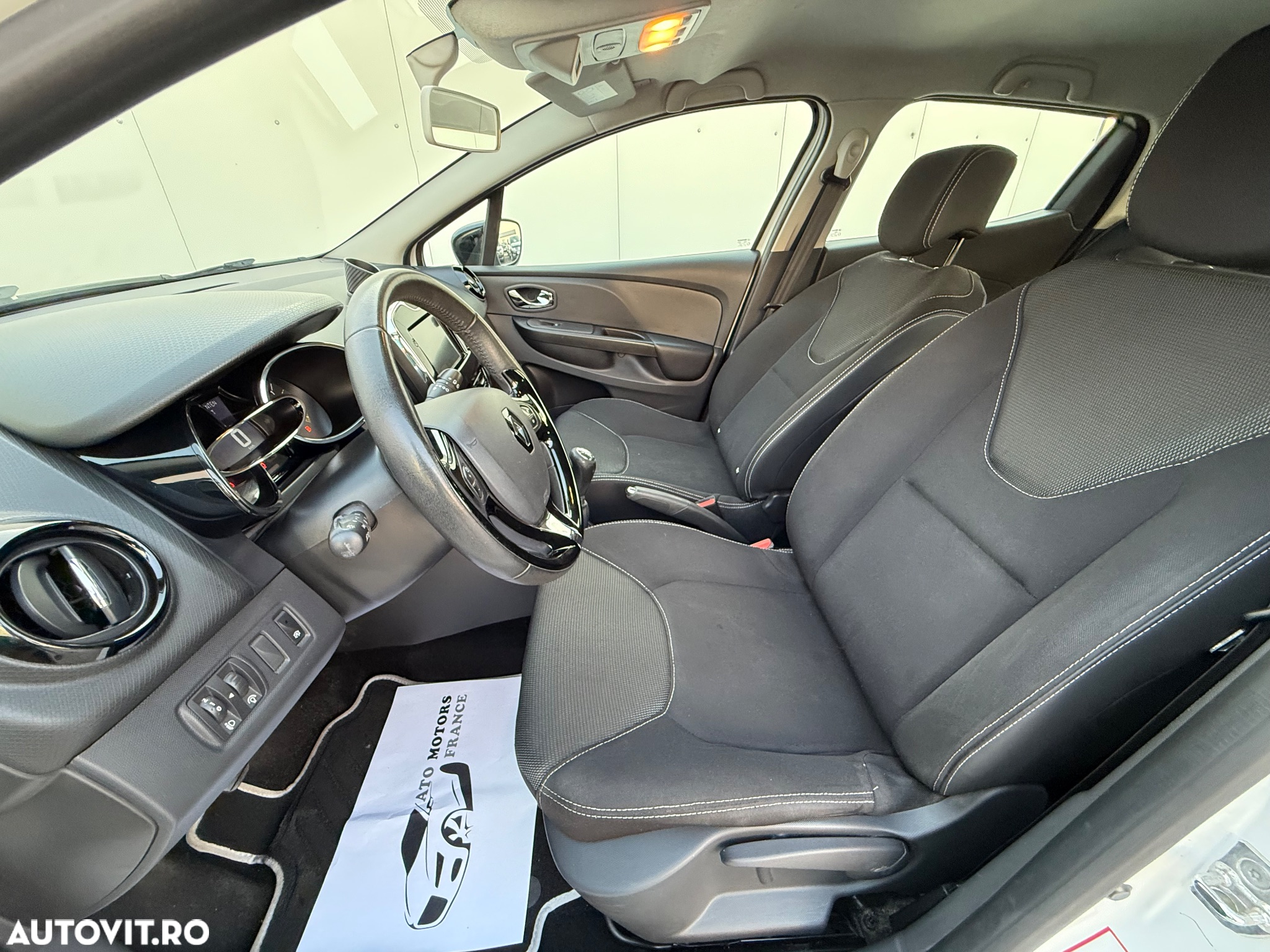 Renault Clio (Energy) TCe 90 Start & Stop INTENS - 8