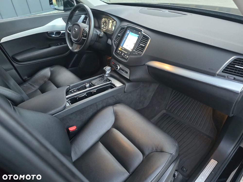 Volvo XC 90 D5 AWD Geartronic RDesign - 17