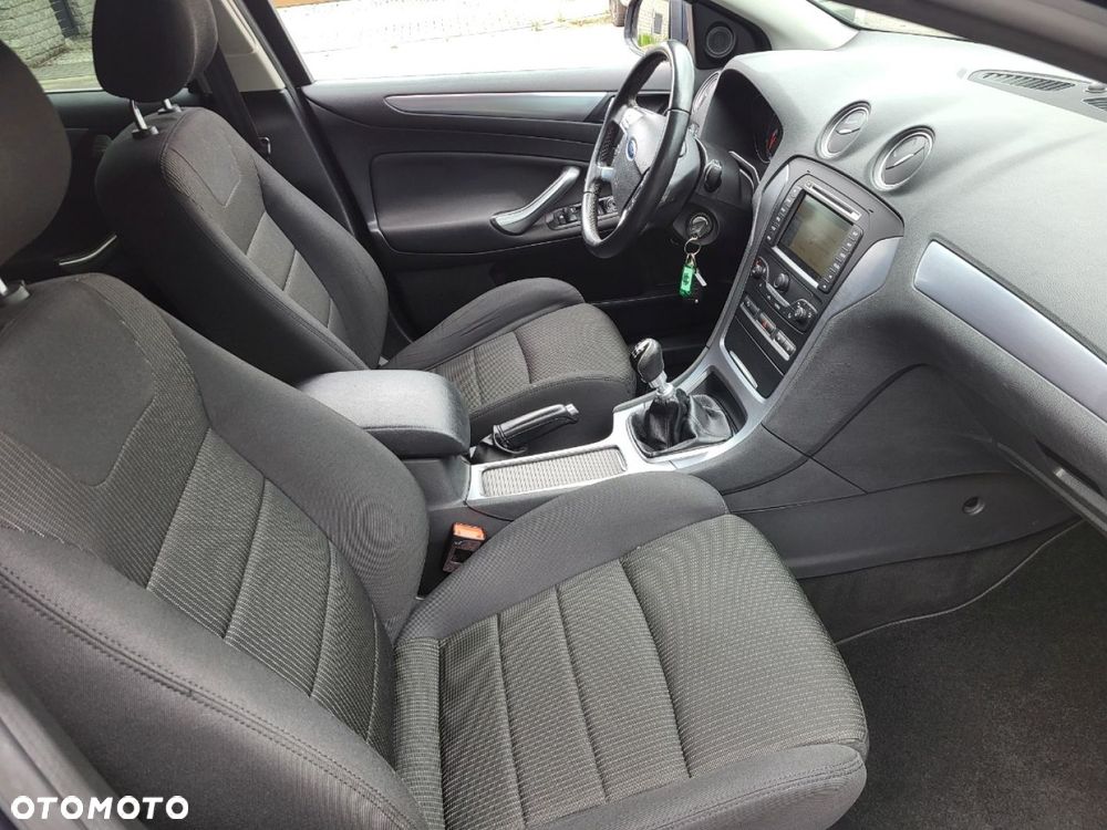 Ford Mondeo - 26