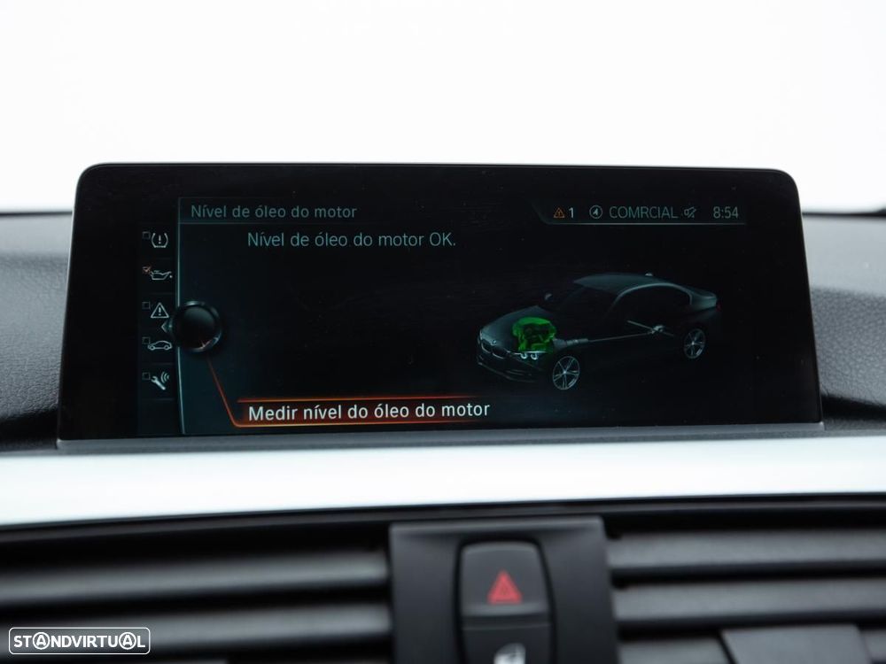 BMW 330 e iPerformance — fotografia 25