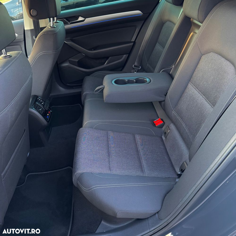 Volkswagen Passat Variant 2.0 TDI DSG Highline - 19