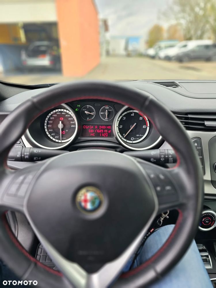 Alfa Romeo Giulietta 1.6 JTDM 16V - 13