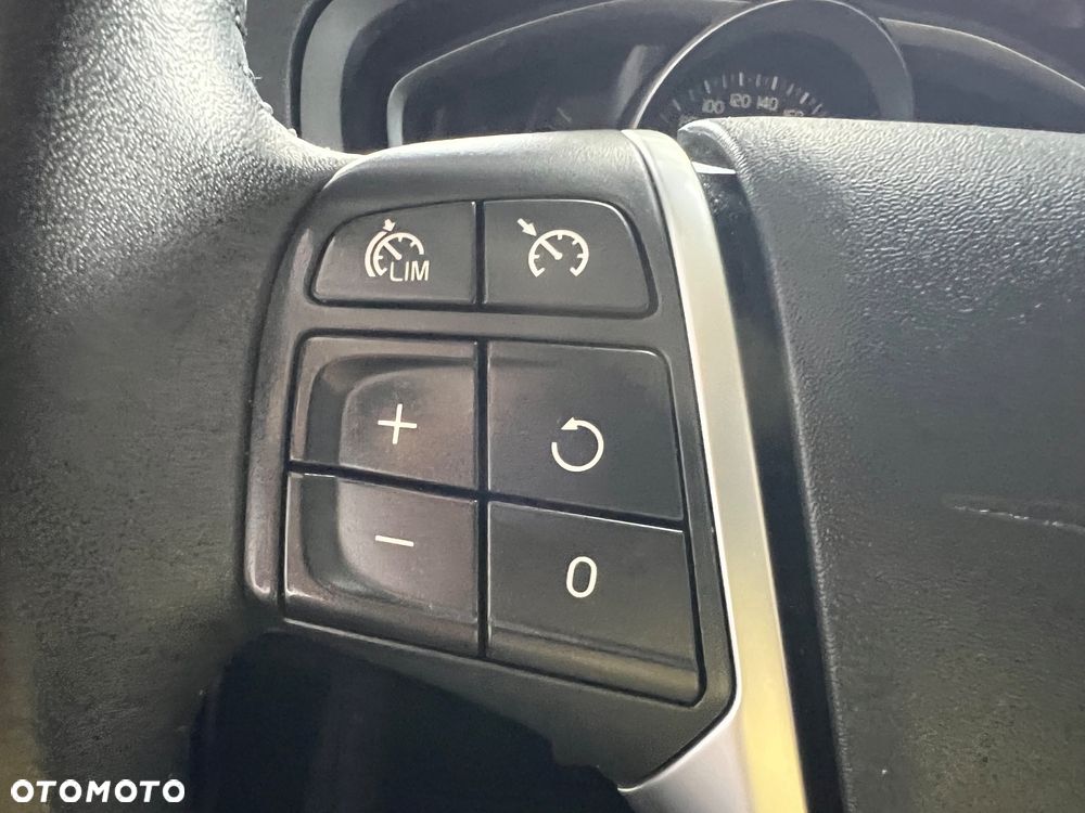 Volvo V40 - 20