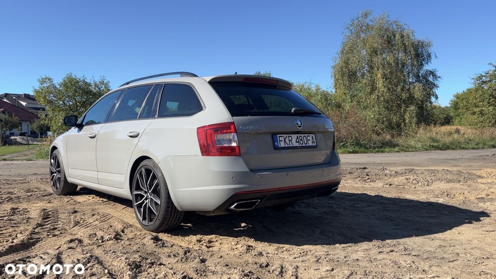 Skoda Octavia 2.0 TDI RS DSG - 6