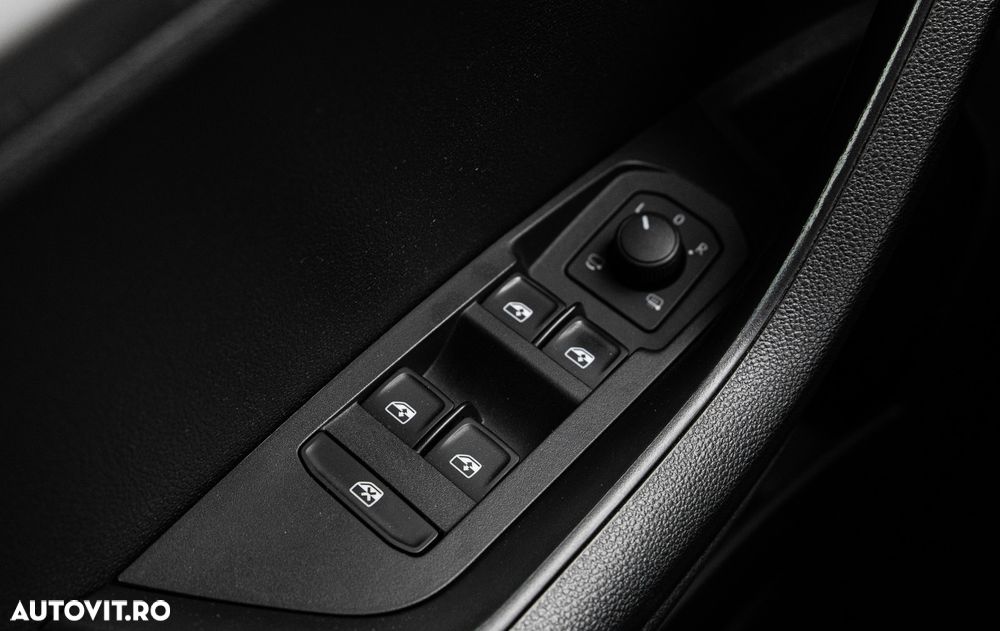 Skoda Karoq 2.0 TDI SCR 4x4 DSG Tour - 18