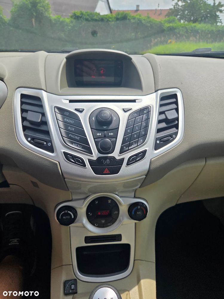 Ford Fiesta 1.3 Ghia - 15