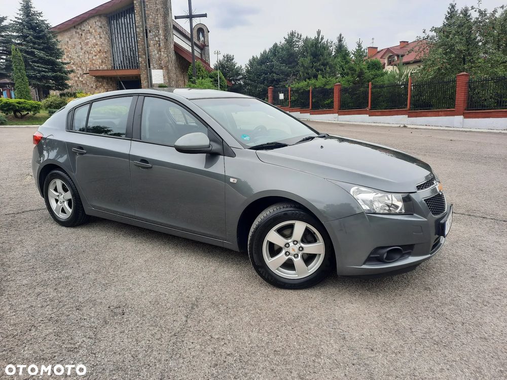Chevrolet Cruze 1.6 LS+ - 16