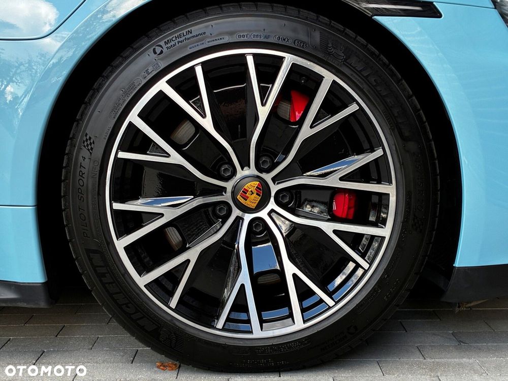Porsche Taycan - 19