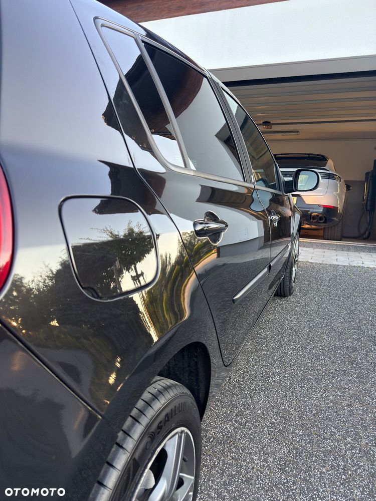 Renault Clio 1.2 16V All Inclusive - 12
