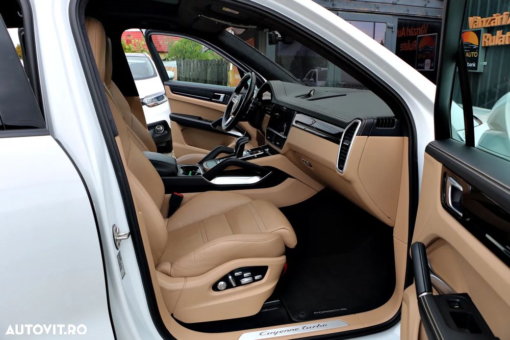 Porsche Cayenne Turbo - 14