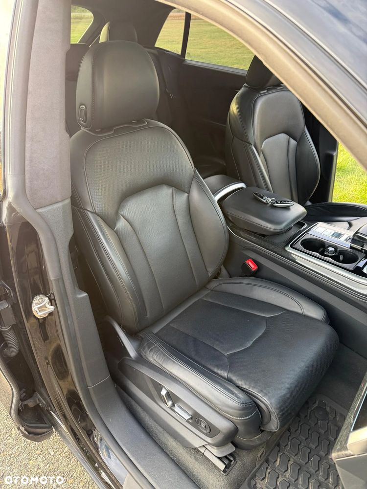 Audi Q8 55 TFSI quattro tiptronic - 16