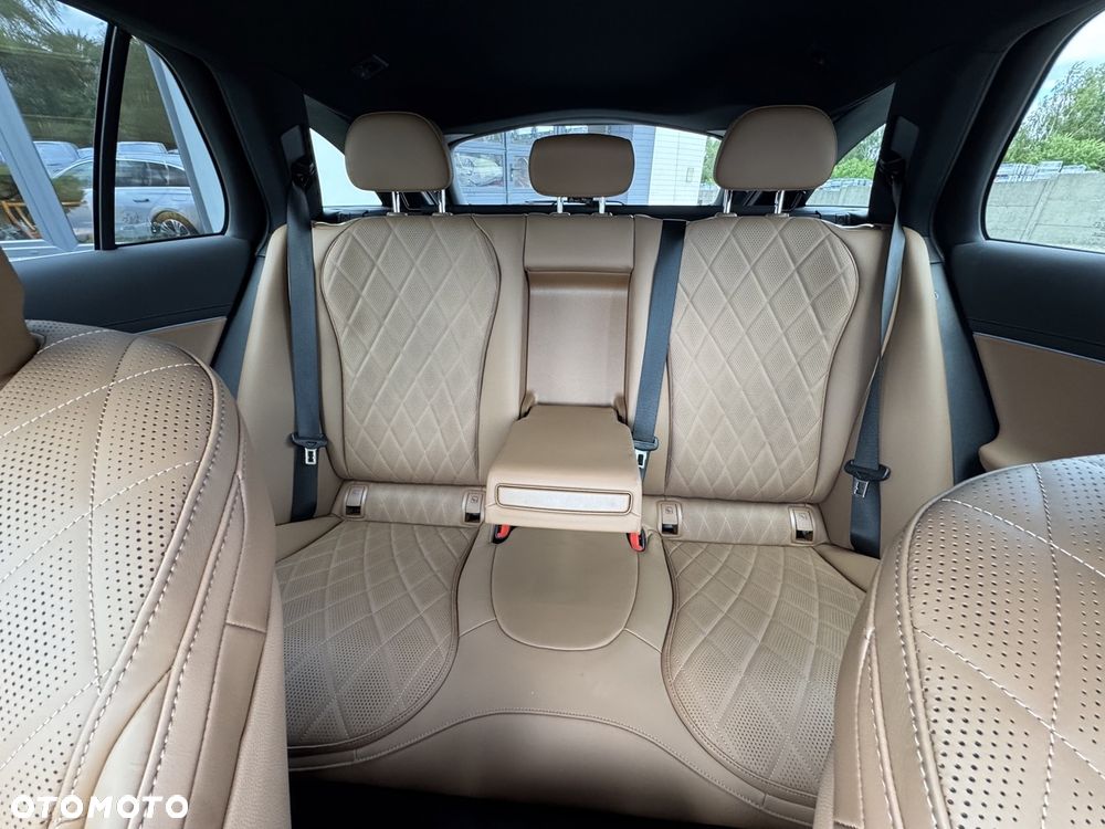 Mercedes-Benz Klasa E 200 mHEV 4-Matic Avantgarde 9G-Tronic - 18