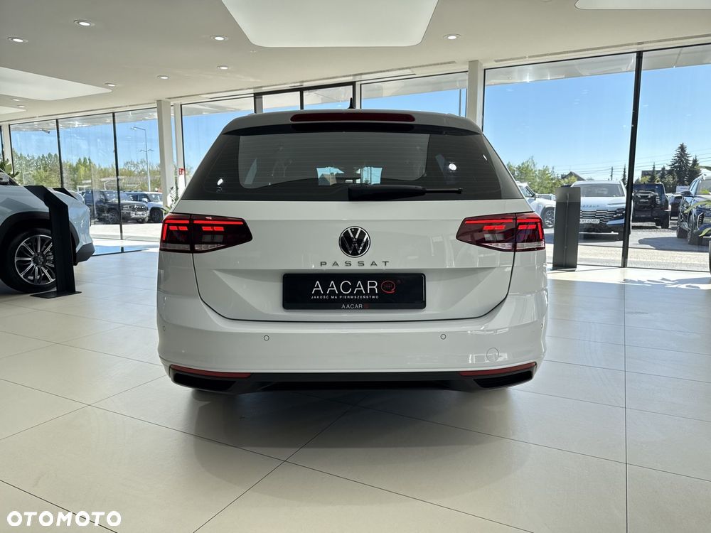 Volkswagen Passat - 4