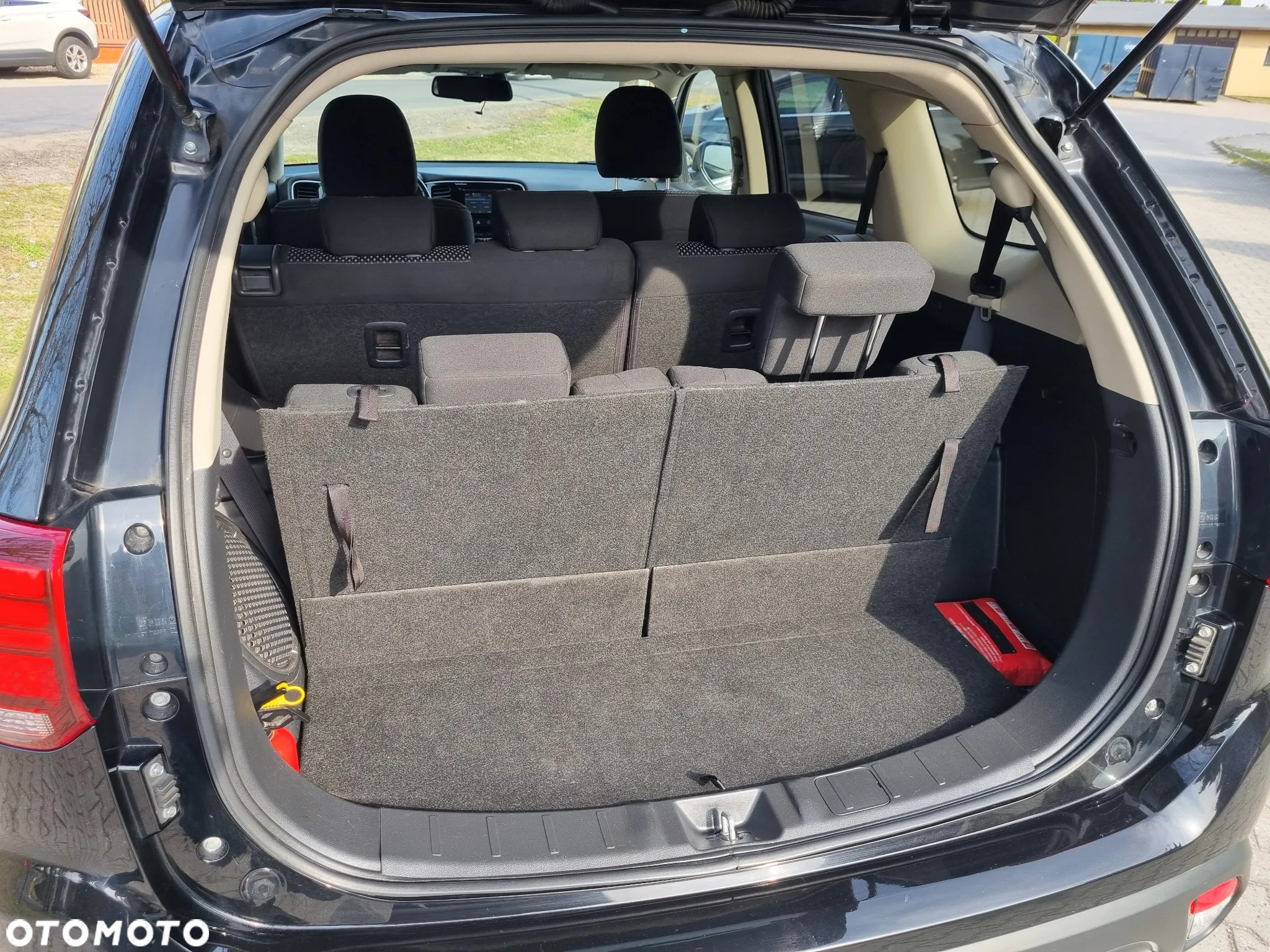 Mitsubishi Outlander 2.2 DID Intense + 4WD - 8