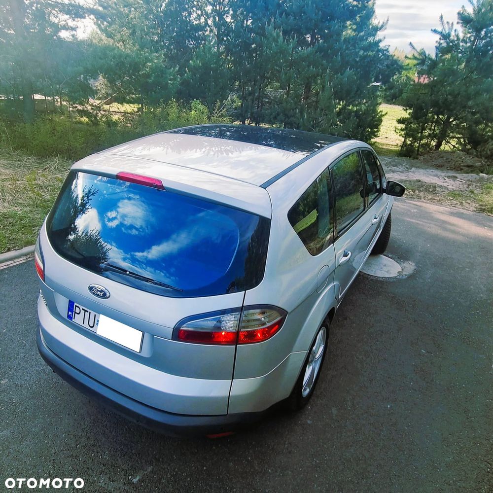 Ford S-Max - 12